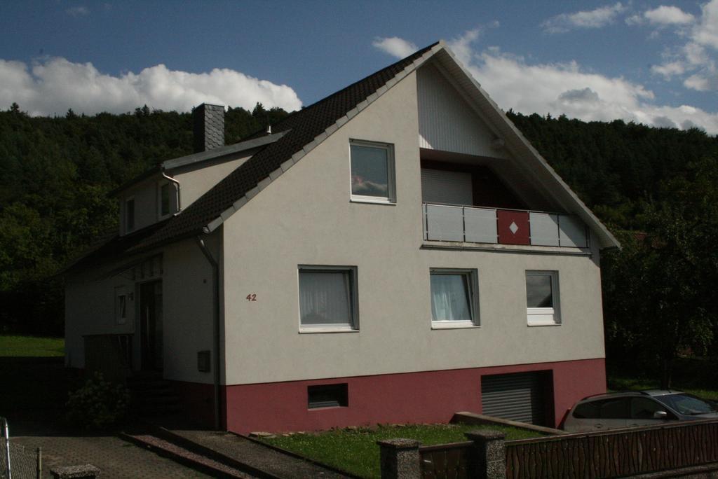 Ferienwohnung Haus Rosa Nüdlingen الغرفة الصورة